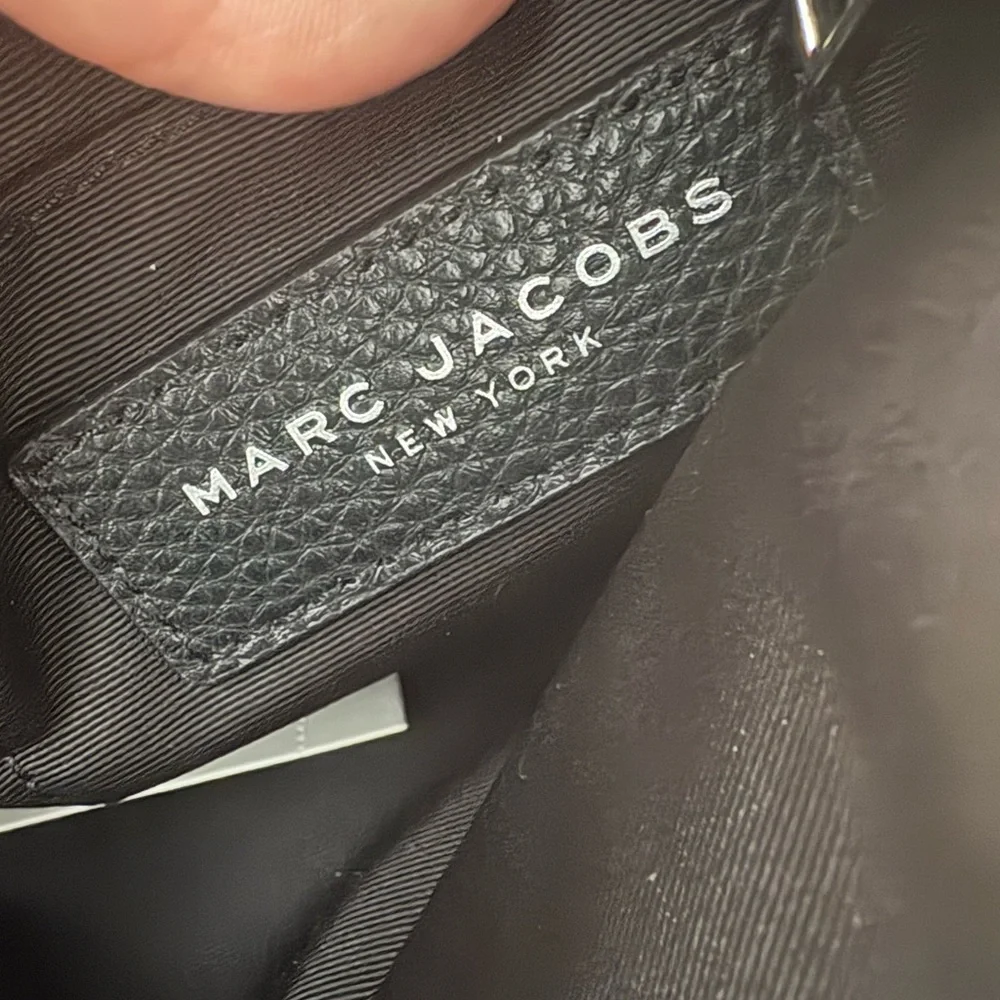 Marc Jacobs Cosmo Leather Crossbody Bag Black Pebble Chic Thick Strap NWOT - Picture 6 of 9